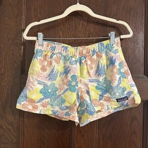 Patagonia women’s barely baggies 2.5”